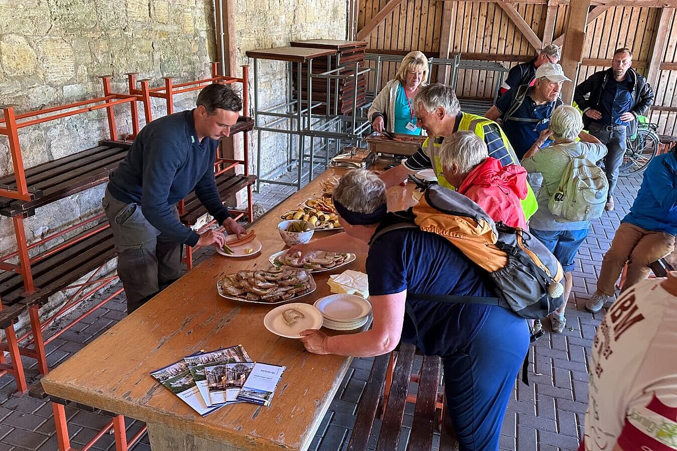 Pause und Imbiss auf der Huysburg