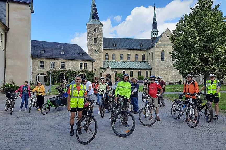Gruppenfoto vor der Kirche Kloster Huysburg Gruppenfoto vor der Kirche Kloster Huysburg